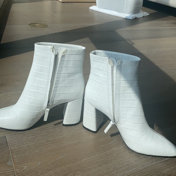 Alice + Olivia white patent leather boots - Picture 8 of 8